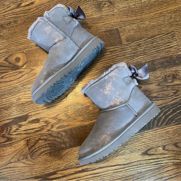 UGG mini Bailey Bow glimmer faux fur lined boots - Picture 3 of 5